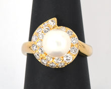 Load image into Gallery viewer, Pearl Ring Set With Pave Diamonds
