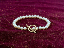 Load image into Gallery viewer, Pearl Strand Bracelet With Yellow Gold Toggle Clasp