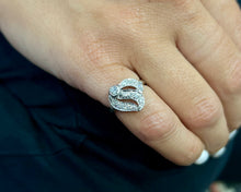 Load image into Gallery viewer, White Gold Vintage Ribbon Diamond Ring