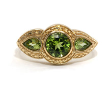 Load image into Gallery viewer, Yellow Gold Peridot Ring
