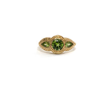 Load image into Gallery viewer, Yellow Gold Peridot Ring
