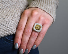 Load image into Gallery viewer, Diamond Buckle Ring