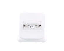 Load image into Gallery viewer, Round Diamond Engagement Ring