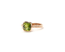 Load image into Gallery viewer, Rose Gold Peridot Ring