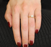 Load image into Gallery viewer, Round Diamond Solitaire Engagement Ring