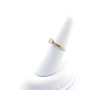 Load image into Gallery viewer, Round Diamond Engagement Ring