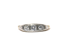 Load image into Gallery viewer, Antique 18K yellow gold ring with platinum top and Old European cut diamonds top.