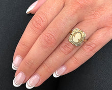Load image into Gallery viewer, Vintage Signed ESEMCO 10K Yellow Gold Flip Ring With Onyx And Cameo