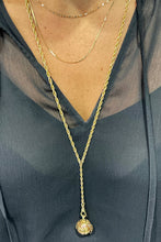 Load image into Gallery viewer, Vintage 14K Yellow Gold Ball Picture Locket Pendant Charm