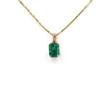 Load image into Gallery viewer, Emerald Solitaire Pendant Necklace
