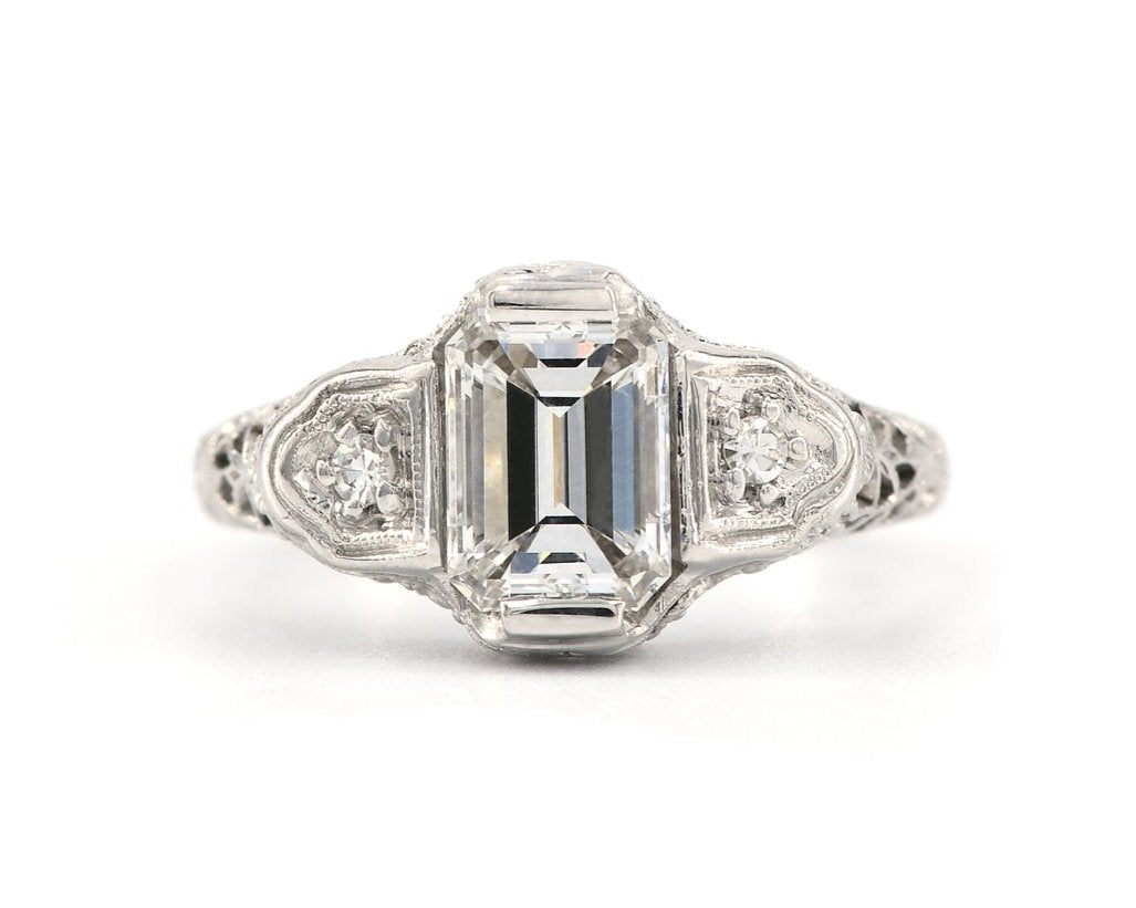 Antique 18K White Gold Emerald Cut Diamond Ring