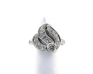 White Gold Vintage Ribbon Diamond Ring