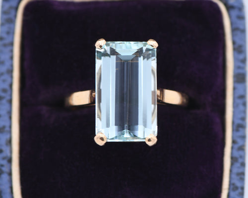 Vintage 18K Yellow Gold Emerald Cut 14MM x 8.7MM Aquamarine Ring