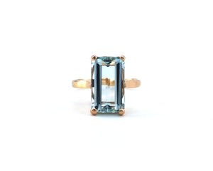 Vintage 18K Yellow Gold Emerald Cut 14MM x 8.7MM Aquamarine Ring