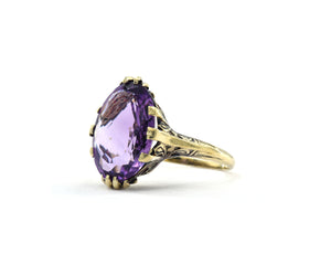 Vintage 14K yellow gold and Amethyst ring.